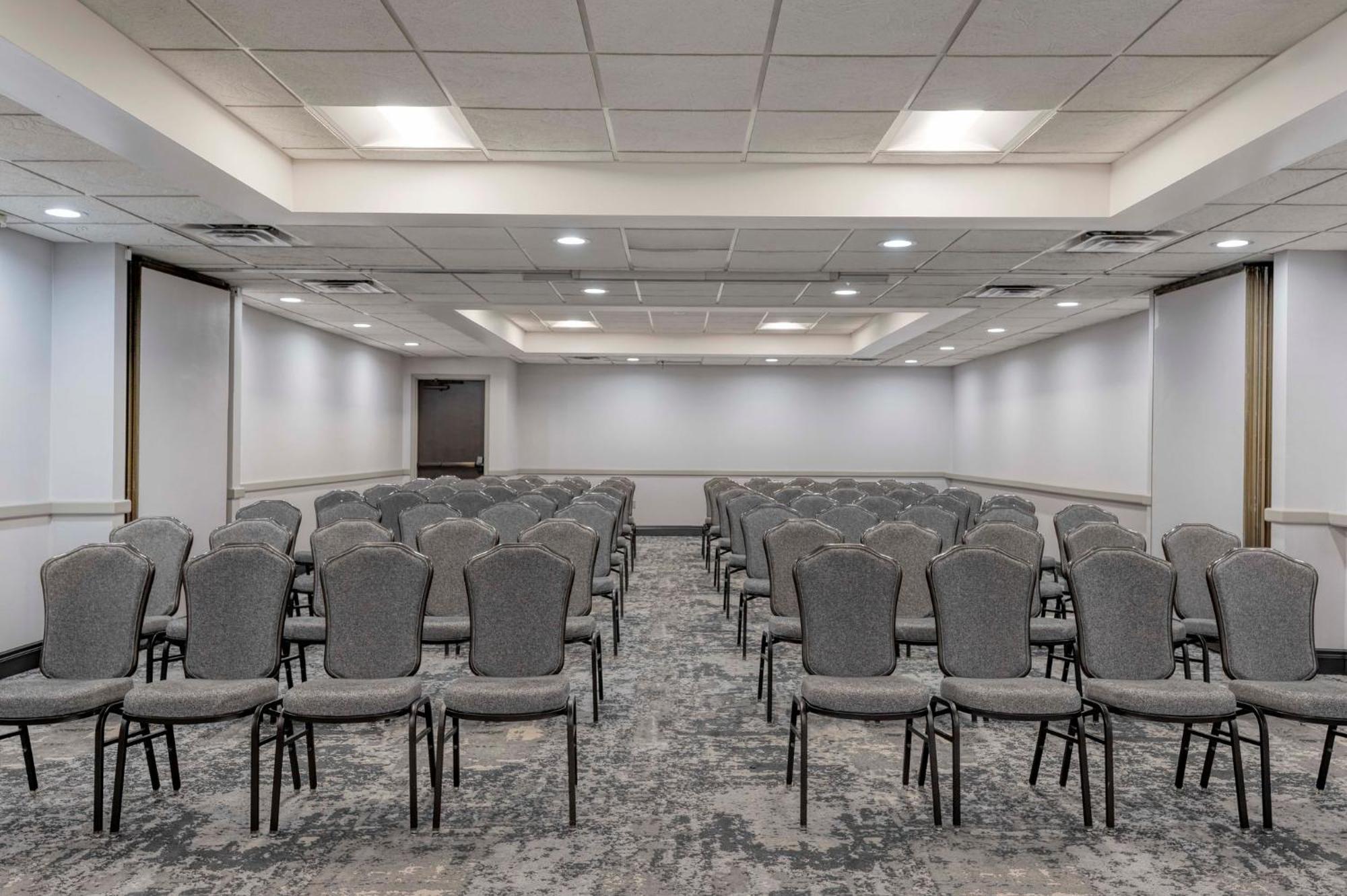 Hotel Crowne Plaza Indianapolis-Airport By Ihg Exteriér fotografie