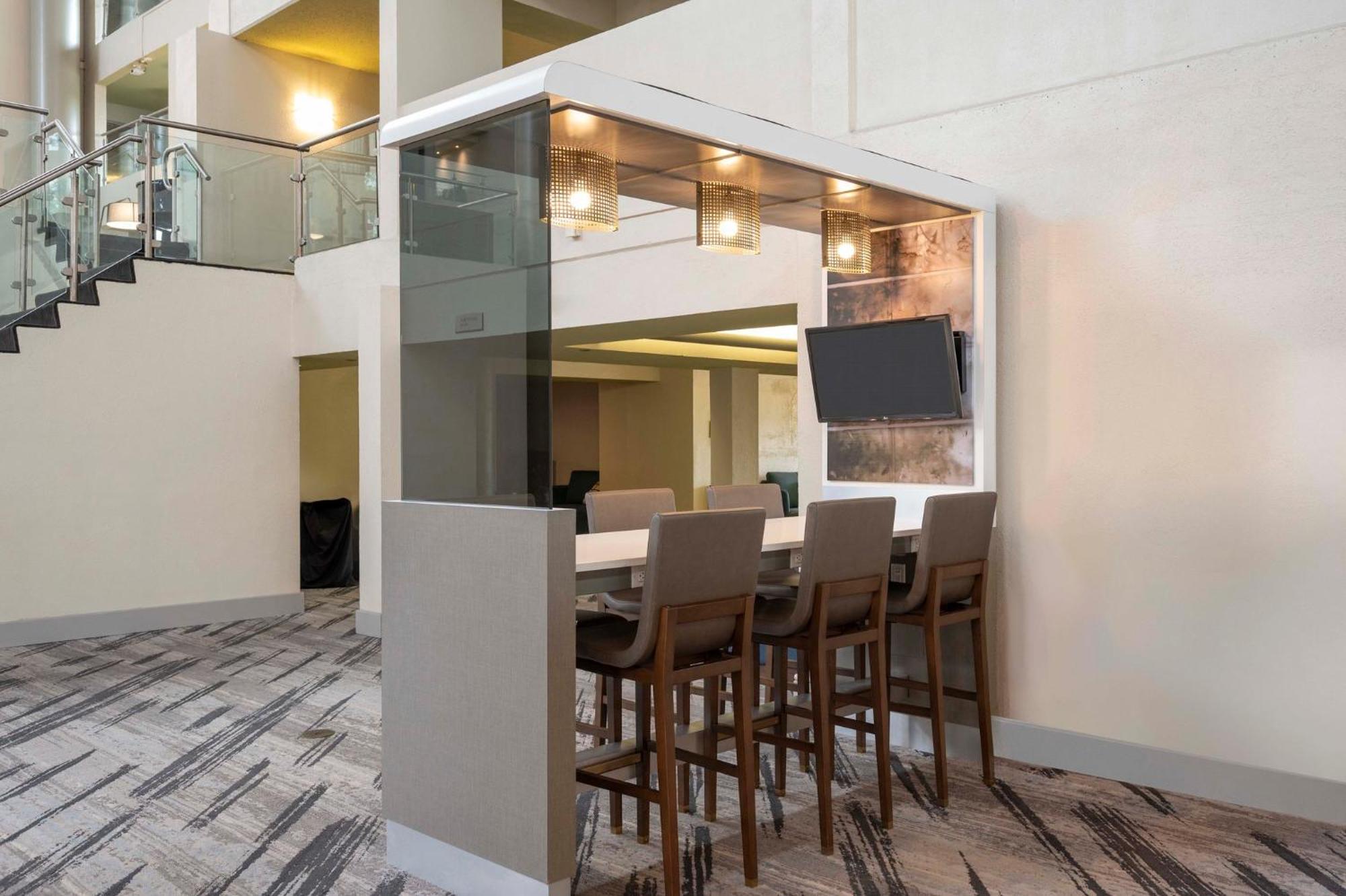 Hotel Crowne Plaza Indianapolis-Airport By Ihg Exteriér fotografie