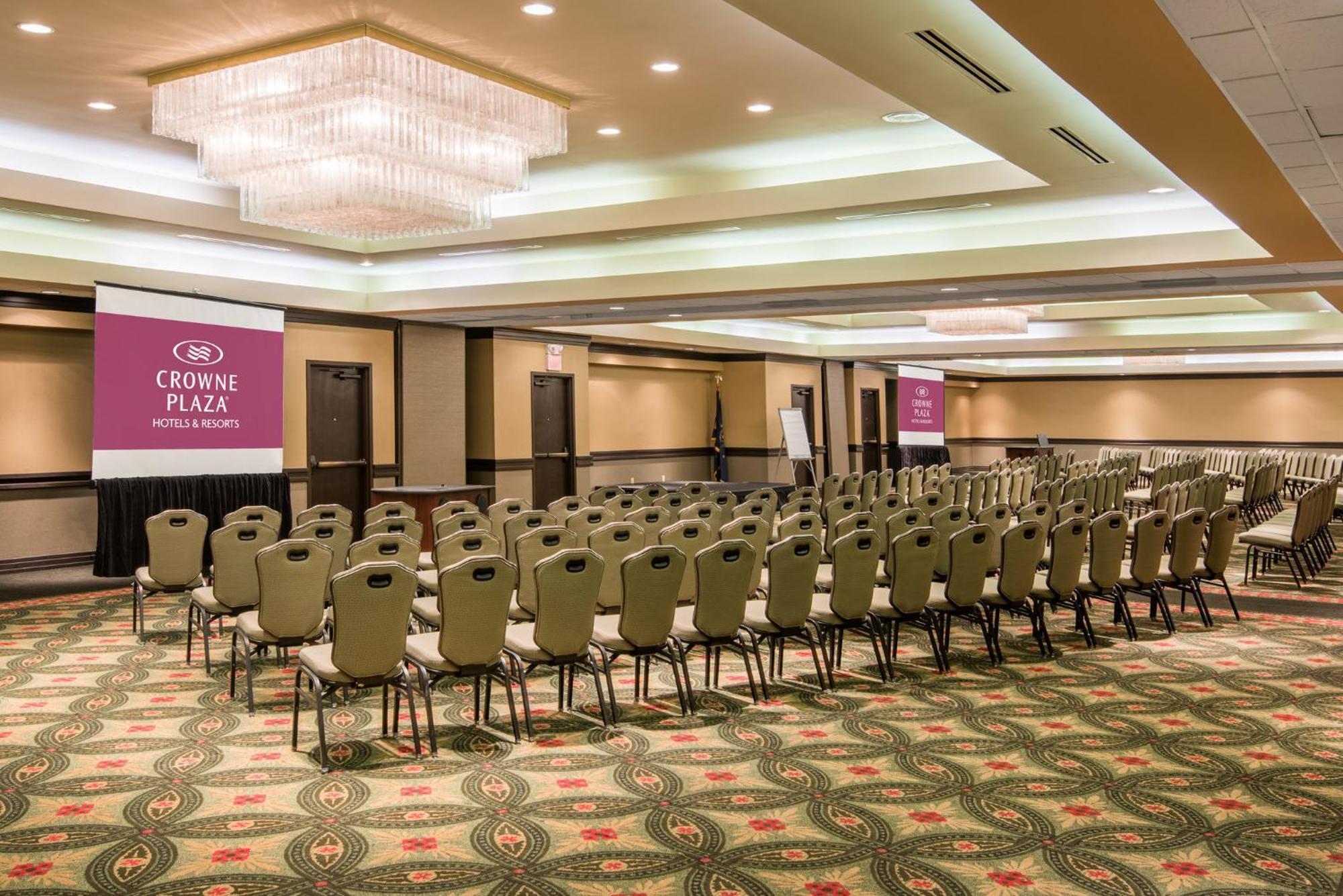 Hotel Crowne Plaza Indianapolis-Airport By Ihg Exteriér fotografie