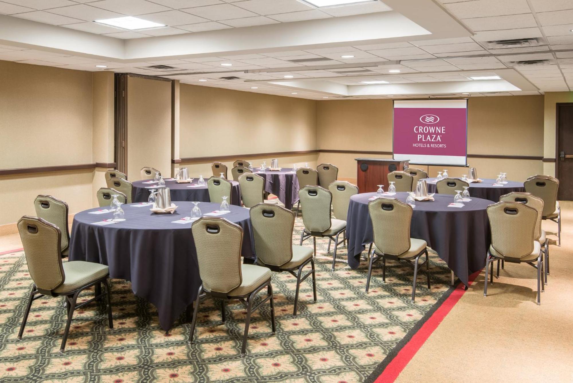 Hotel Crowne Plaza Indianapolis-Airport By Ihg Exteriér fotografie