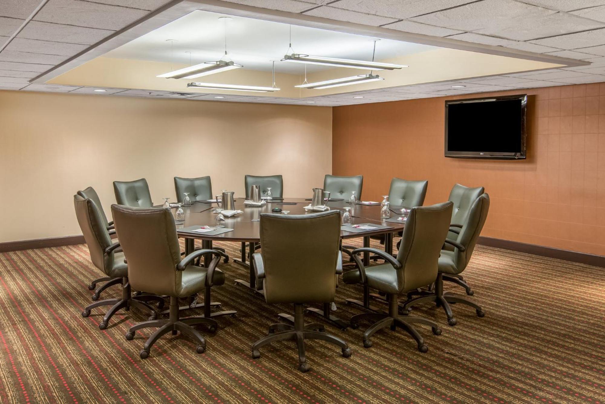 Hotel Crowne Plaza Indianapolis-Airport By Ihg Exteriér fotografie